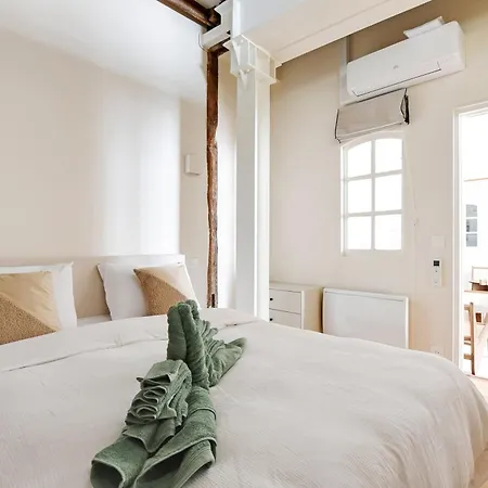 Duplex In Saint-germain-des-prés *