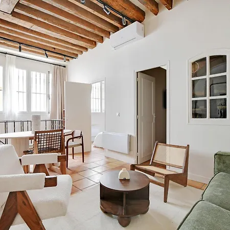 Duplex In Saint-germain-des-prés